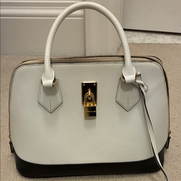 Samantha Thavasa Handbags - Samantha Thavasa Lady Azel 2 Way Bag👝